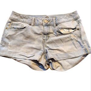 🛍️LIGHTWASH DENIM SHORTS SIZE 7